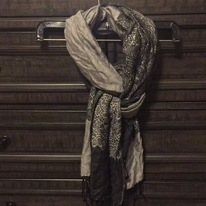 Black and grey scarf